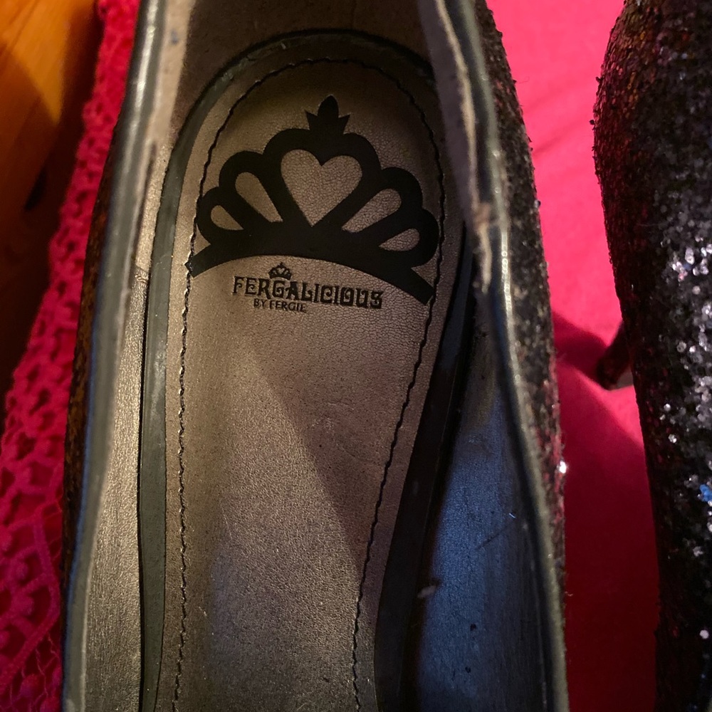 Fergalicious sparkle heel pumps !!!